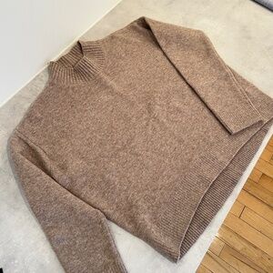 Uniqlo Sweater Beige - Small